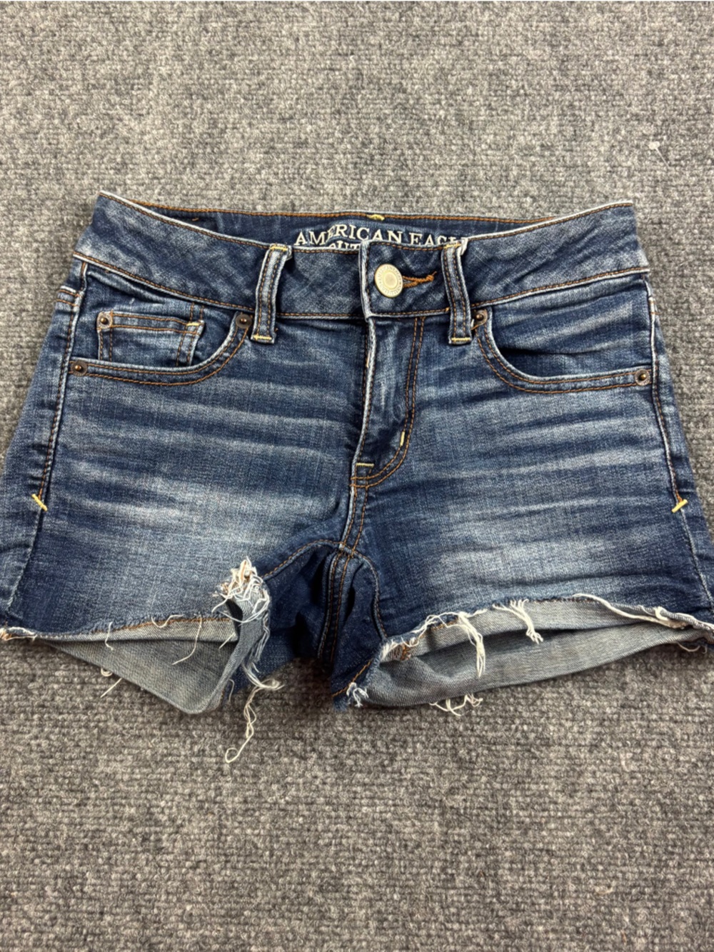 AMERICAN EAGLE Women’s Denim Super Stretch Cut Off Jean Shorts size: 00